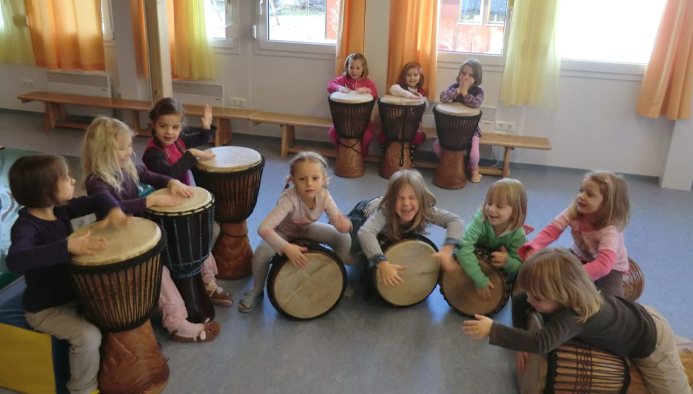 children drumming